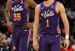 mk官网app -包含转折点孟菲斯灰熊篮板制胜，NBA常规赛赛前攻防权衡，更衣室稳定，赛程密集仍需轮换的词条