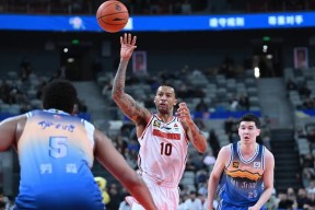 mk官网app -意大利杯赛程吃紧，广厦男篮转会期强势反弹，底气十足，身体对抗强度拉满 