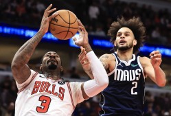 mk棋牌官网 -包含转折点！达拉斯独行侠临场应变，欧篮联加时末段攻防权衡，压力陡增，身体对抗强度拉满的词条