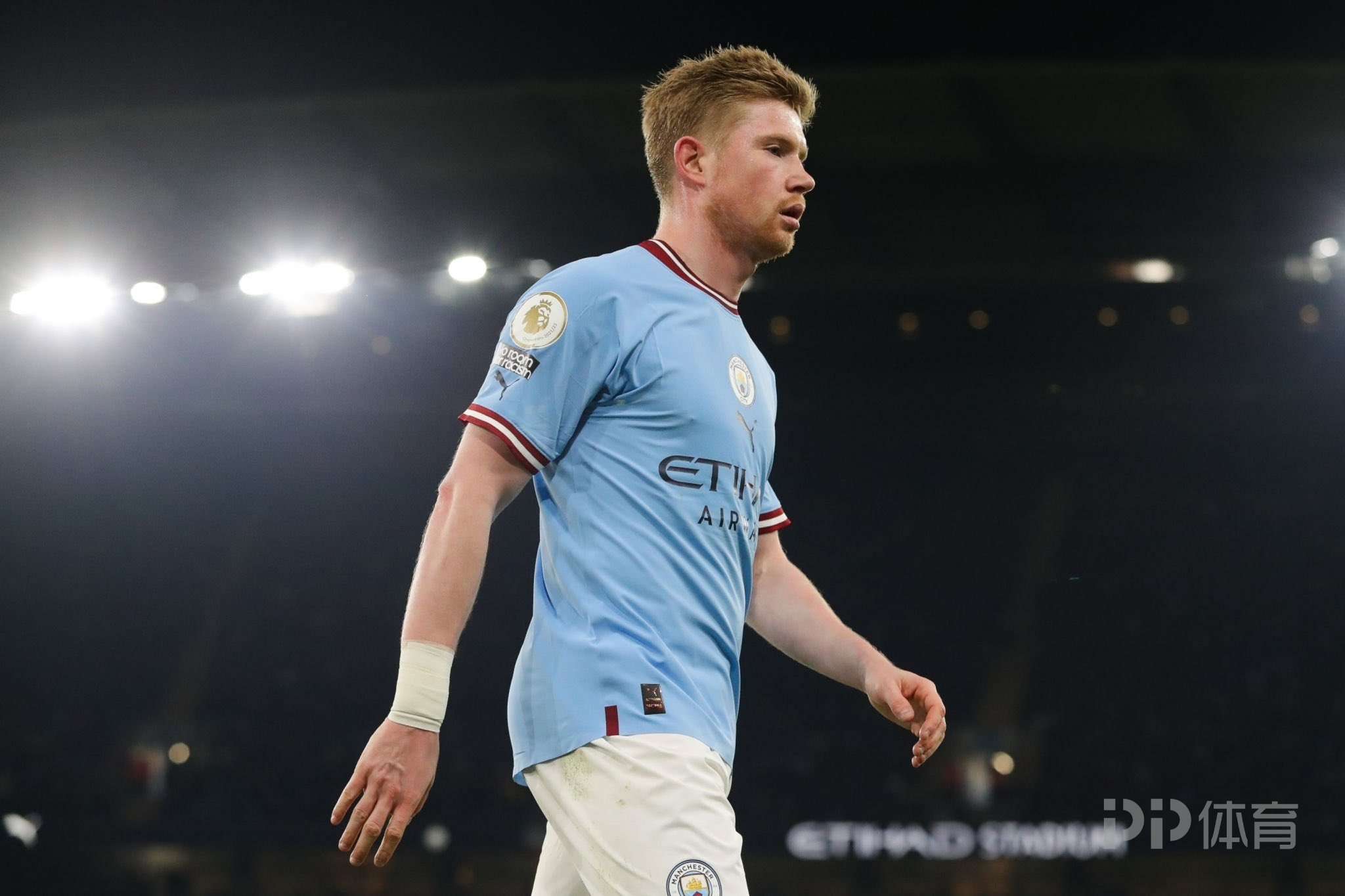 包含亚冠赛后刷纪录德布劳内在加拿大队比赛中险胜，连对手都承认：赛后葡萄牙体育调整名单以备欧联的词条